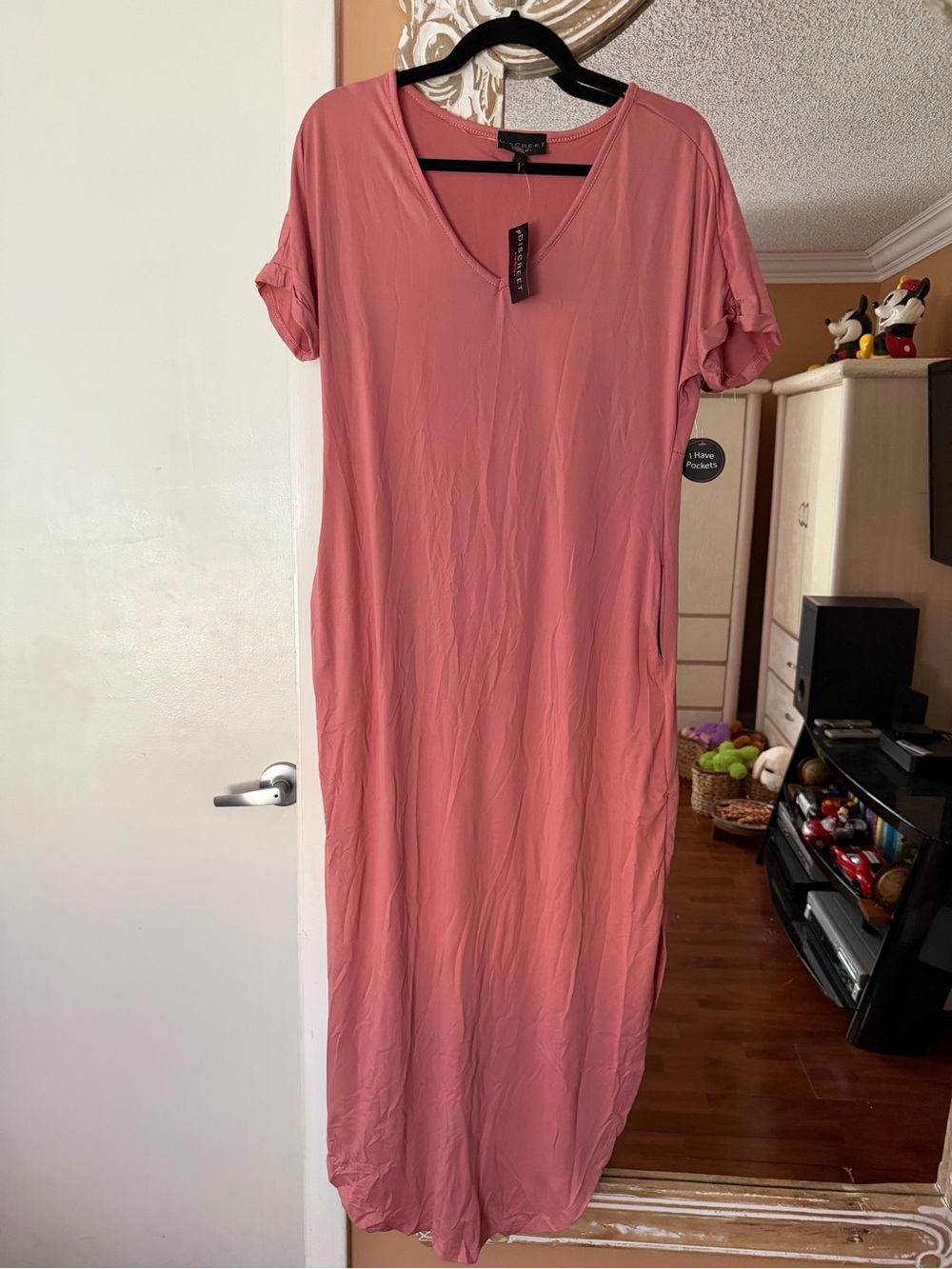 NEW “Discreet” Pink Maxi Dress with Rolled-Sleeve Detail